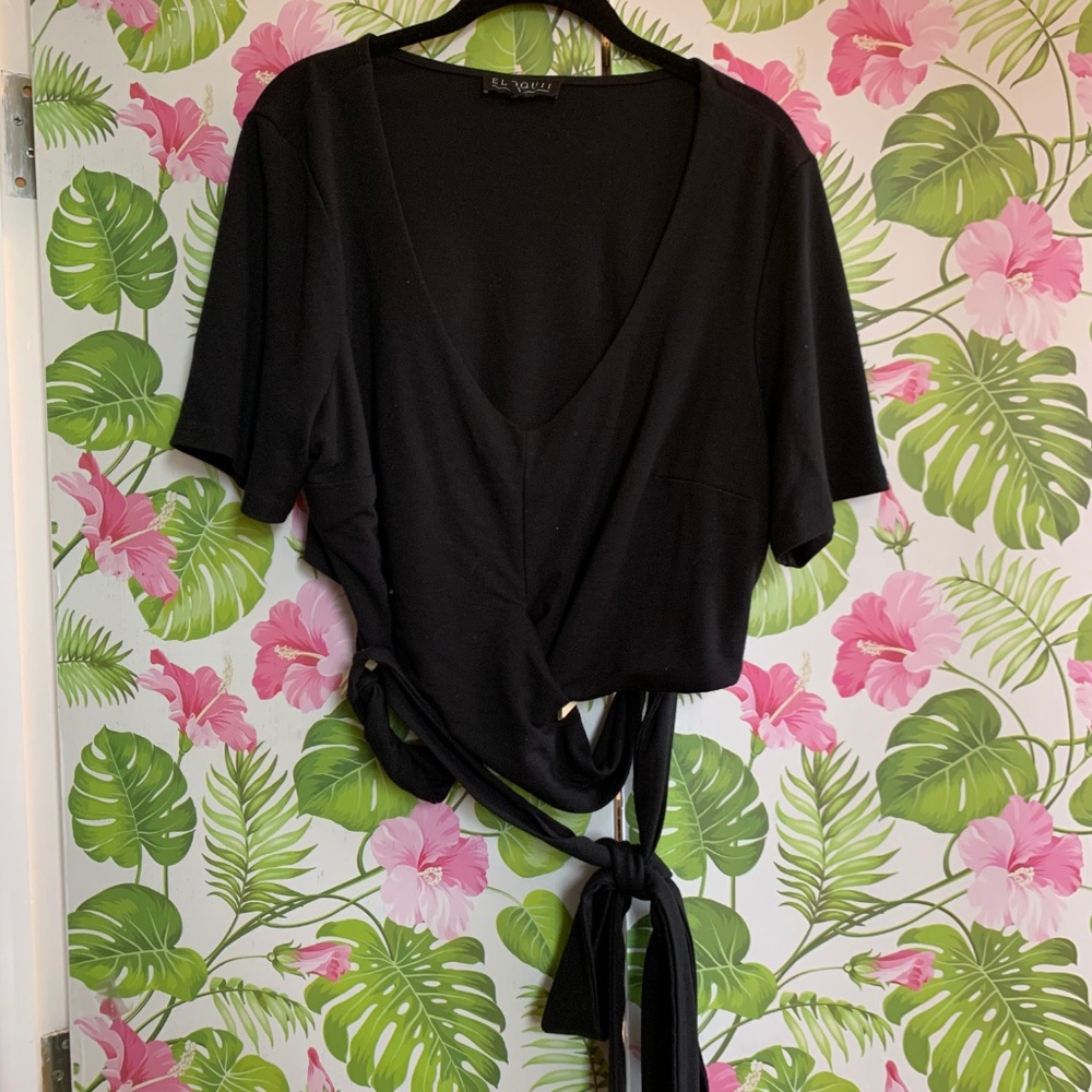 Eloquii v-neck wrap crop top